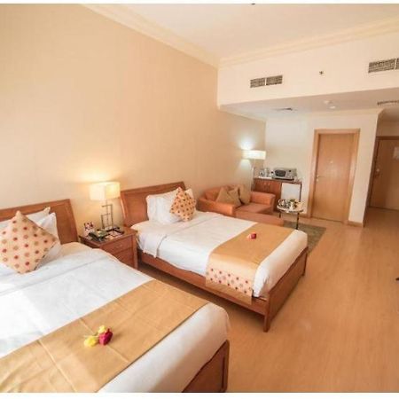 อัล ซาฟีร์ ทาวเวอร์ เรสซิเดนซ์ แอนด์ ทาวเวอร์ Hotel มานามา ภายนอก รูปภาพ