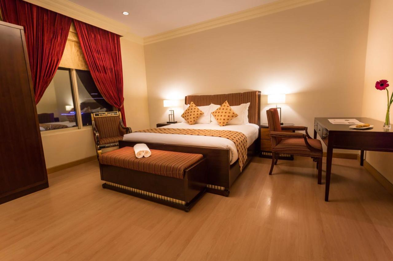 อัล ซาฟีร์ ทาวเวอร์ เรสซิเดนซ์ แอนด์ ทาวเวอร์ Hotel มานามา ภายนอก รูปภาพ