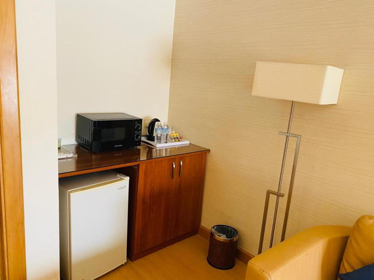 อัล ซาฟีร์ ทาวเวอร์ เรสซิเดนซ์ แอนด์ ทาวเวอร์ Hotel มานามา ภายนอก รูปภาพ